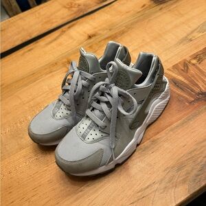 Nike Gray hurache Shoes